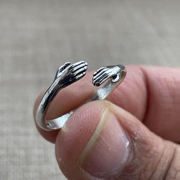 Women Fashion Ring HUG Ring Silver Tone Fashion Jewelry Size 10-12 - Picture 8 of 8